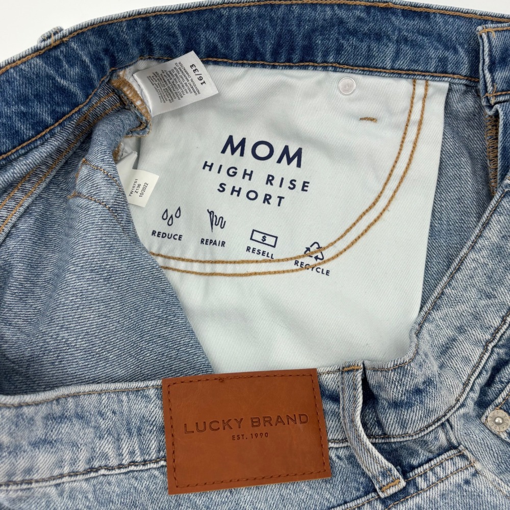 Lucky Brand Mom High Rise Short 16/33 Distressed Denim Light Wash New - Picture 9 of 9